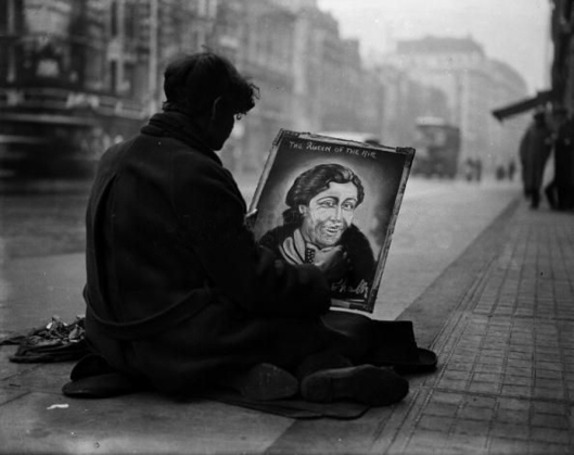 London Street-artist near Charing Cross Station. 1932